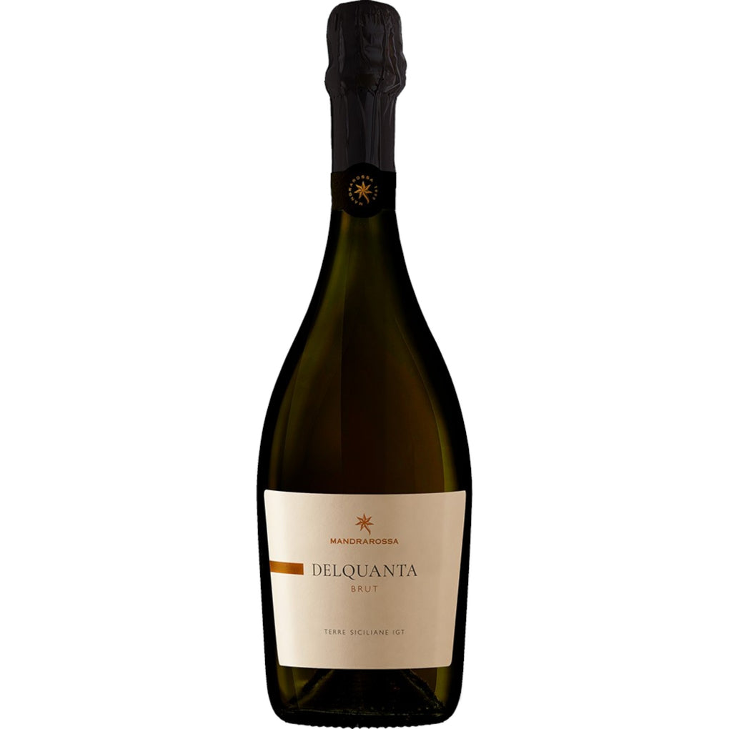 bottiglia nera, etichetta chiara e sobria. colpisce la sua perfetta e indiscussa eleganza ed armoniosa silhouette